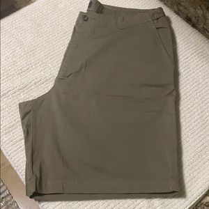 Docker’s men’s golf shorts, olive green color